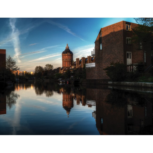 Folyóparti épületek