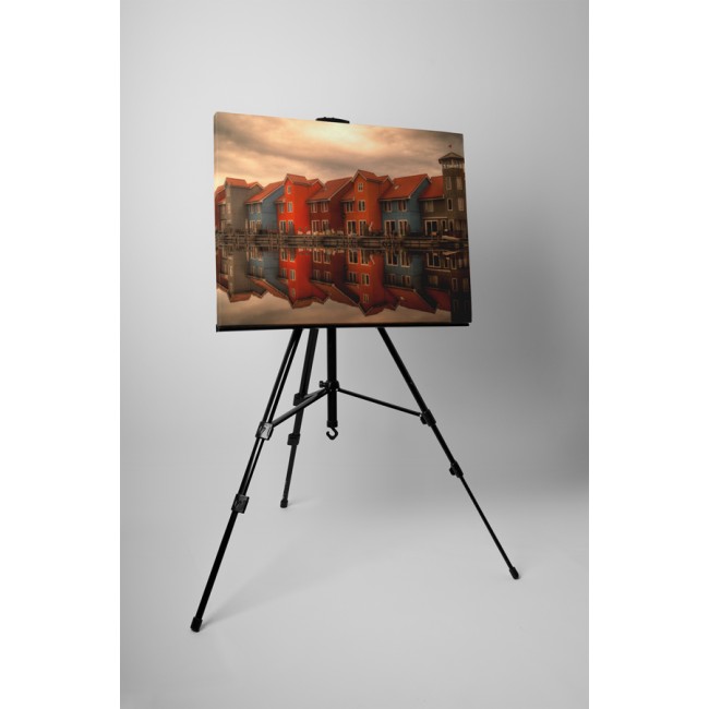 Színes házak a vízparton