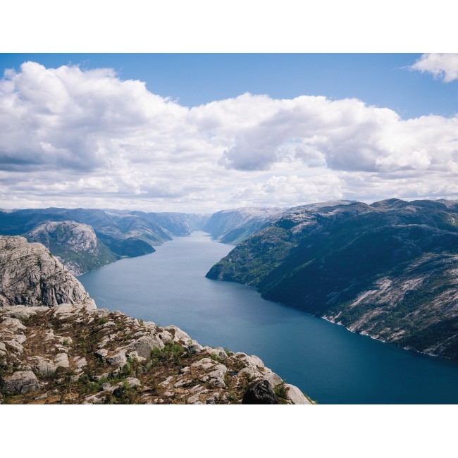 Föld, víz és felhők