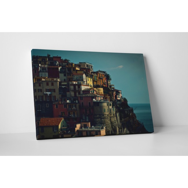 Házak a hegyoldalon