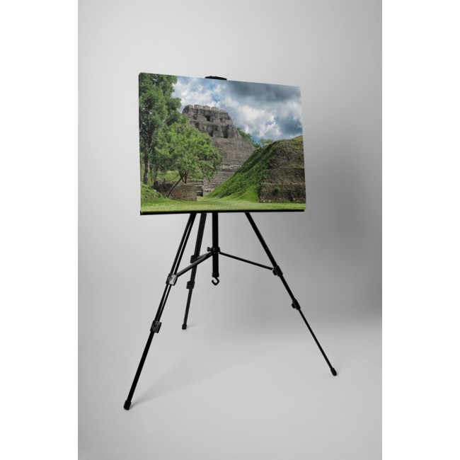 Elhagyott maja piramis