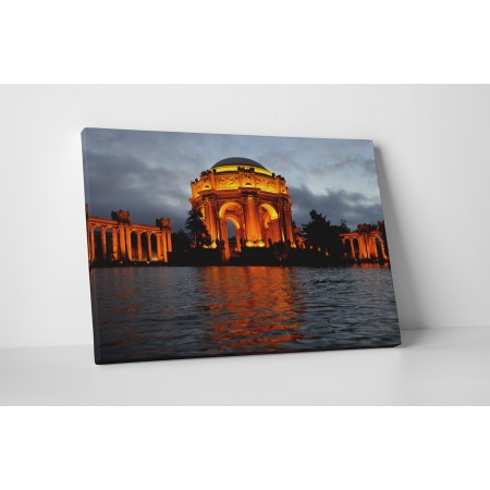 Pavilon az éjszakában