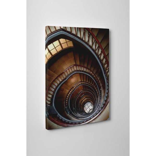 Hatalmas csigalépcsők