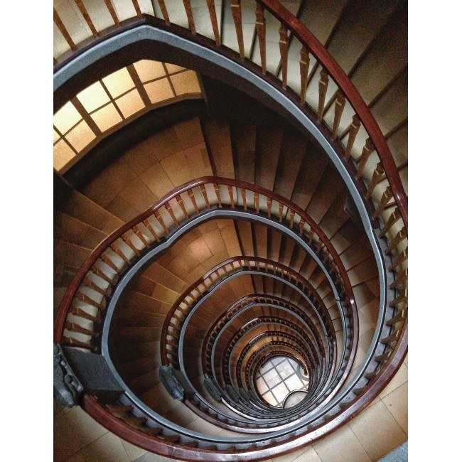 Hatalmas csigalépcsők