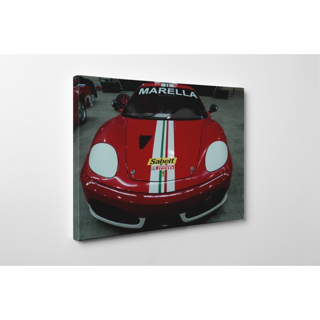 Fehér szemű Ferrari