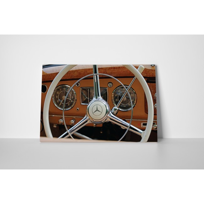 Klasszikus Mercedes volán