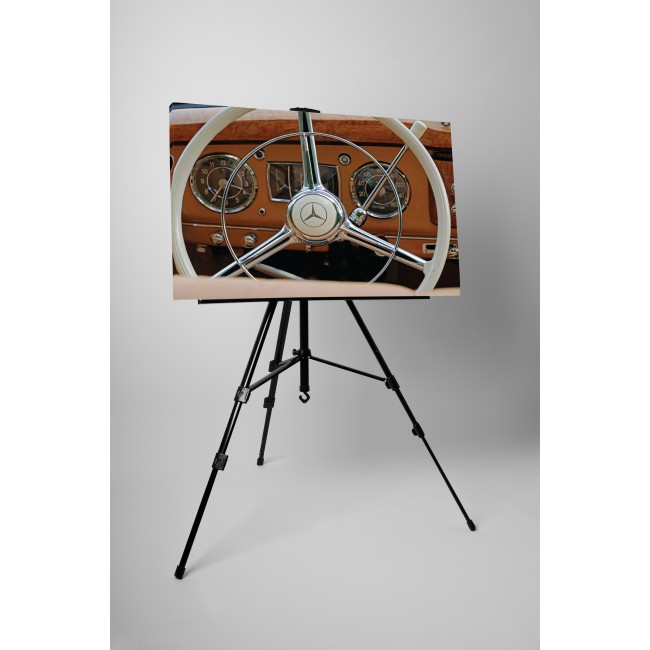 Klasszikus Mercedes volán